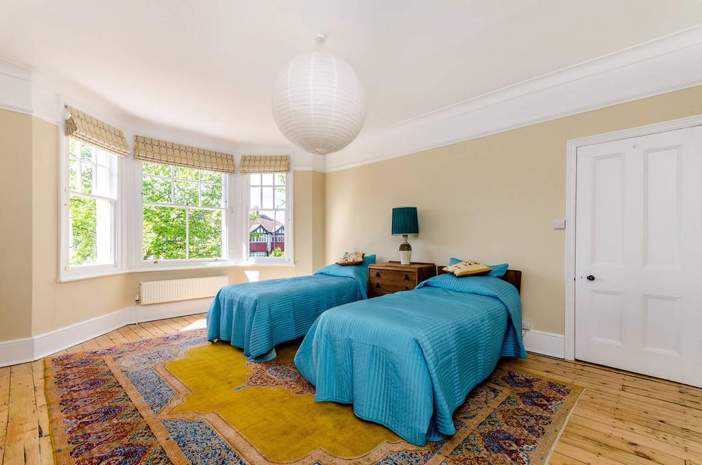 st-mildreds-road-lee-london-se12-6-bed-house-3-500-pcm-808-pw