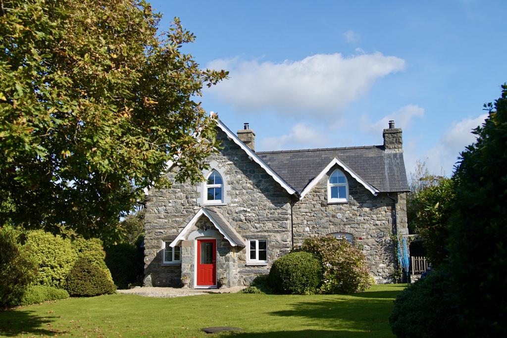 South Lodge, Dyffryn Ardudwy, Gwynedd 3 bed cottage for sale £510,000