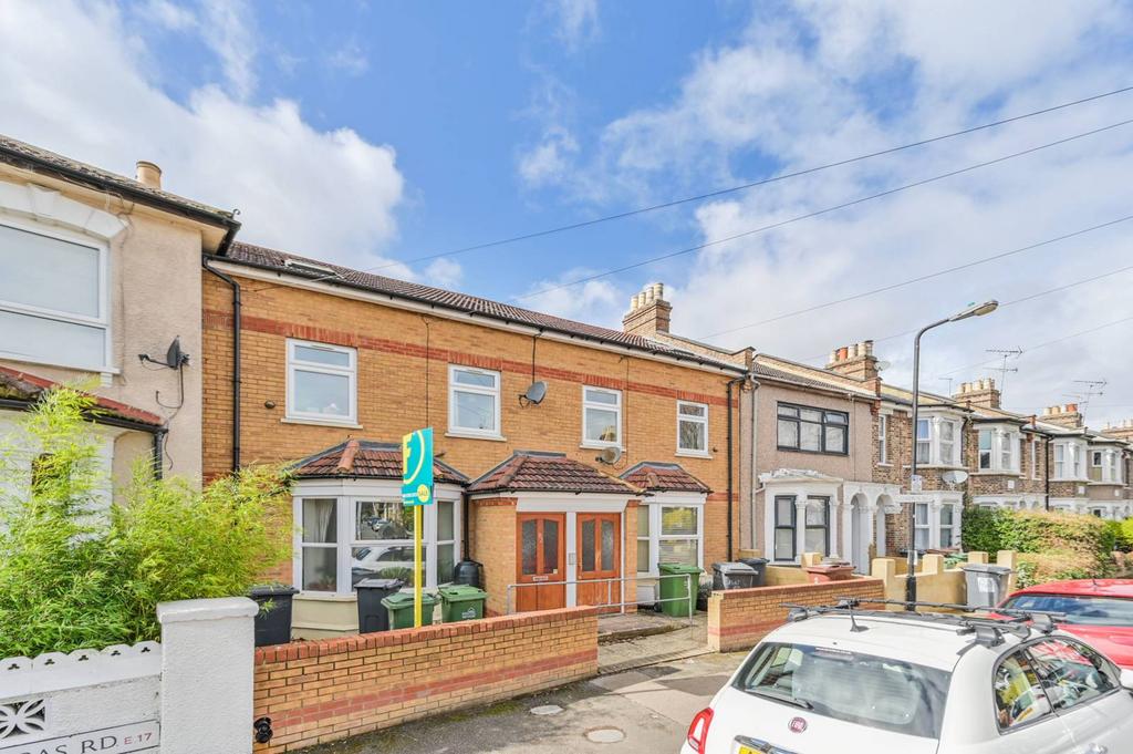 LANSDOWNE ROAD, Walthamstow, London, E17 2 bed flat £280,000