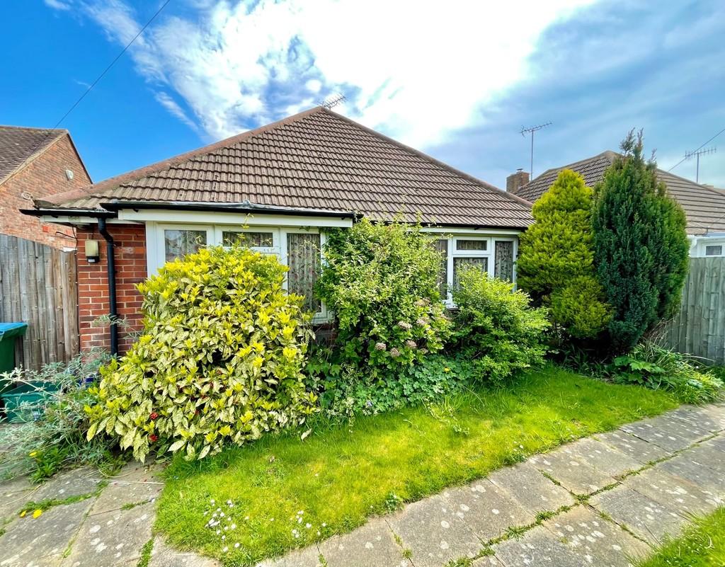 Shirley Close, Rustington 2 bed detached bungalow for sale £465,000