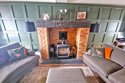 36 Lichfield Road, Bloxwich, Walsall, WS3 3LY