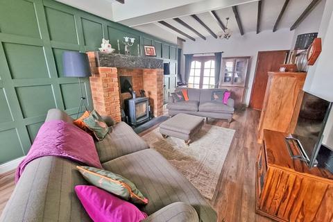 36 Lichfield Road, Bloxwich, Walsall, WS3 3LY