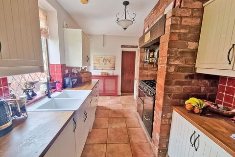 36 Lichfield Road, Bloxwich, Walsall, WS3 3LY