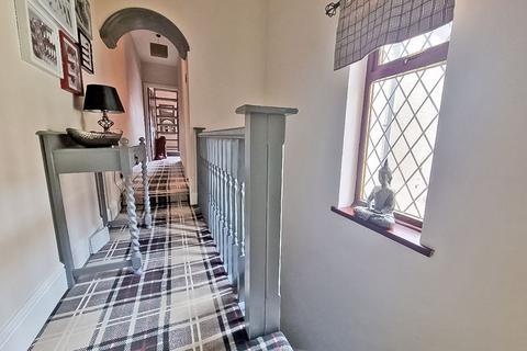 36 Lichfield Road, Bloxwich, Walsall, WS3 3LY