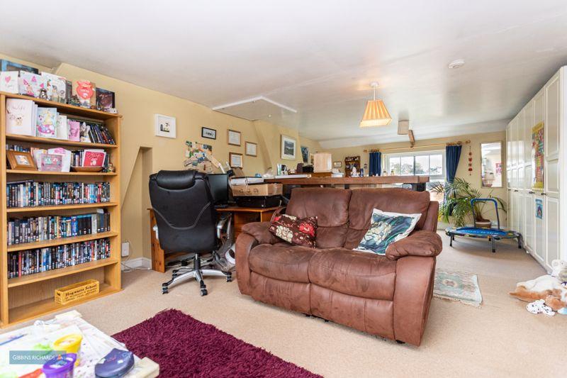 Sitting Room/Bedroom
