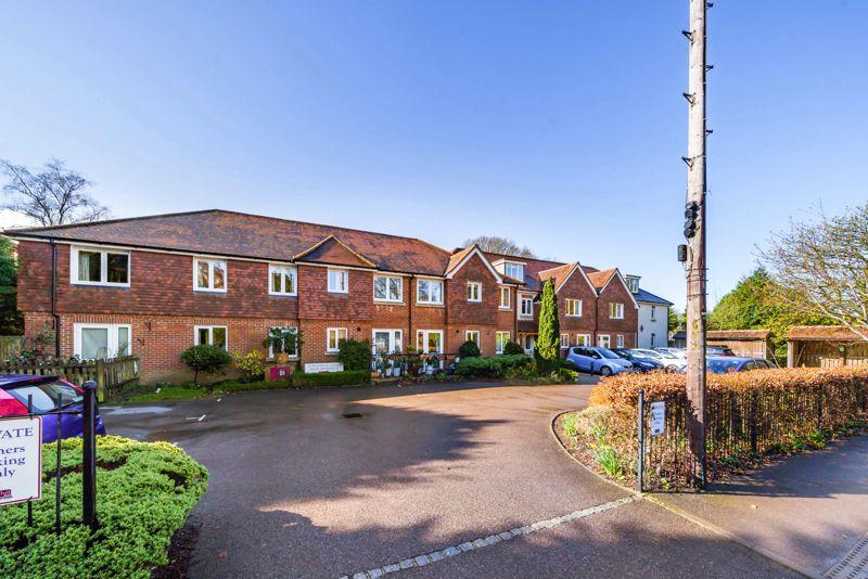 Headley Road, Grayshott/Hindhead fringe 1 bed retirement property for
