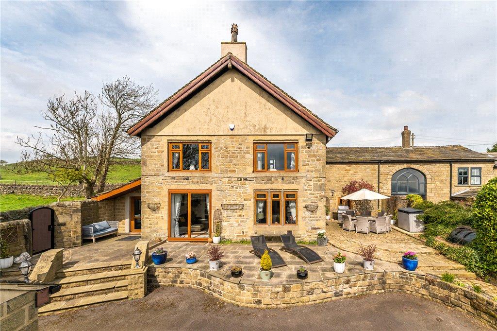 Otley Road, High Eldwick, Bingley, West Yorkshire 5 bed semidetached