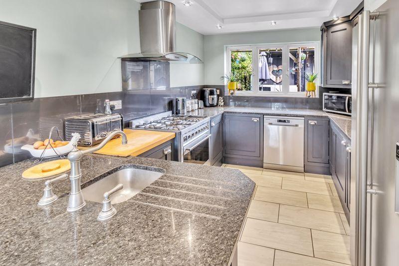 Tarnside Close, Rochdale OL16 2QD 4 bed detached house for sale £370,000