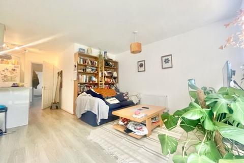 2 bedroom apartment to rent, Vesta Road, SE4