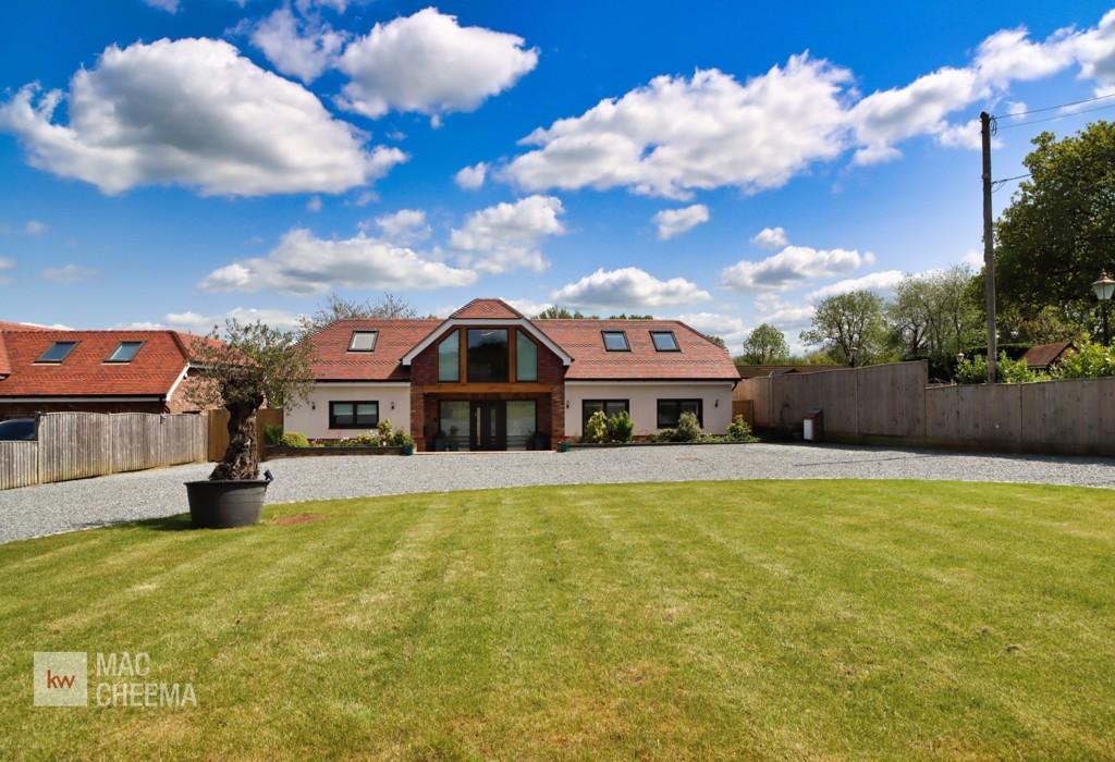 Berrys Green Road, Westerham, Kent 5 bed detached house £1,575,000