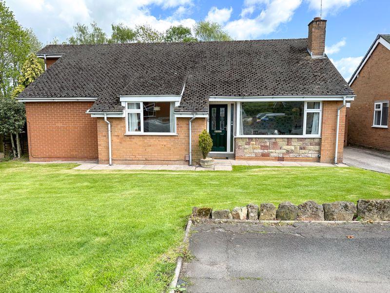 Long Valley Road, Gillow Heath, ST8 6QZ 3 bed detached bungalow £300,000