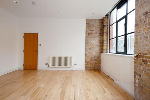1 bedroom apartment to rent, Saxon House, Thrawl Street, London