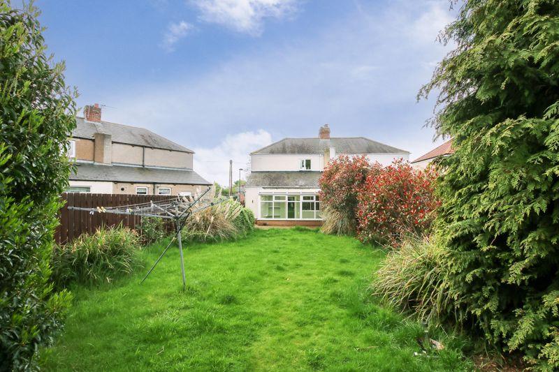 Glebe Crescent, Forest Hall, NE12 2 bed semidetached house £750 pcm