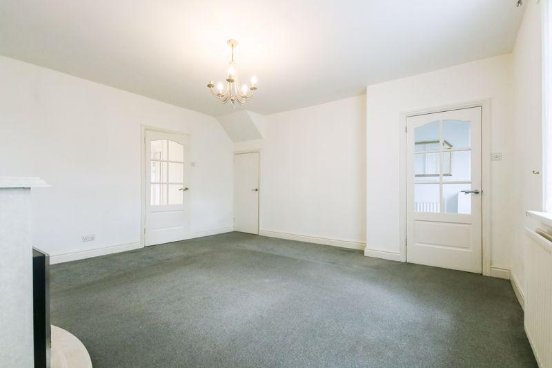 Glebe Crescent, Forest Hall, NE12 2 bed semidetached house £750 pcm