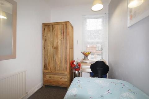1 bedroom in a house share to rent, 8 Kirkby Street, Lincoln, Lincolnshire, LN5 7TU