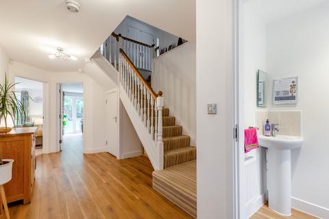 18 Veysey Close, Exeter, EX2 6AS