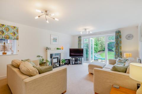 18 Veysey Close, Exeter, EX2 6AS