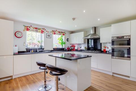 18 Veysey Close, Exeter, EX2 6AS