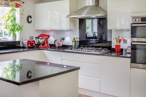 18 Veysey Close, Exeter, EX2 6AS