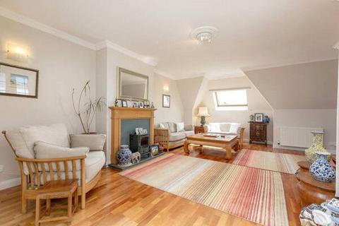 4 bedroom penthouse to rent, Kinnear Road, Edinburgh, Midlothian