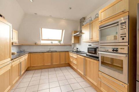 4 bedroom penthouse to rent, Kinnear Road, Edinburgh, Midlothian