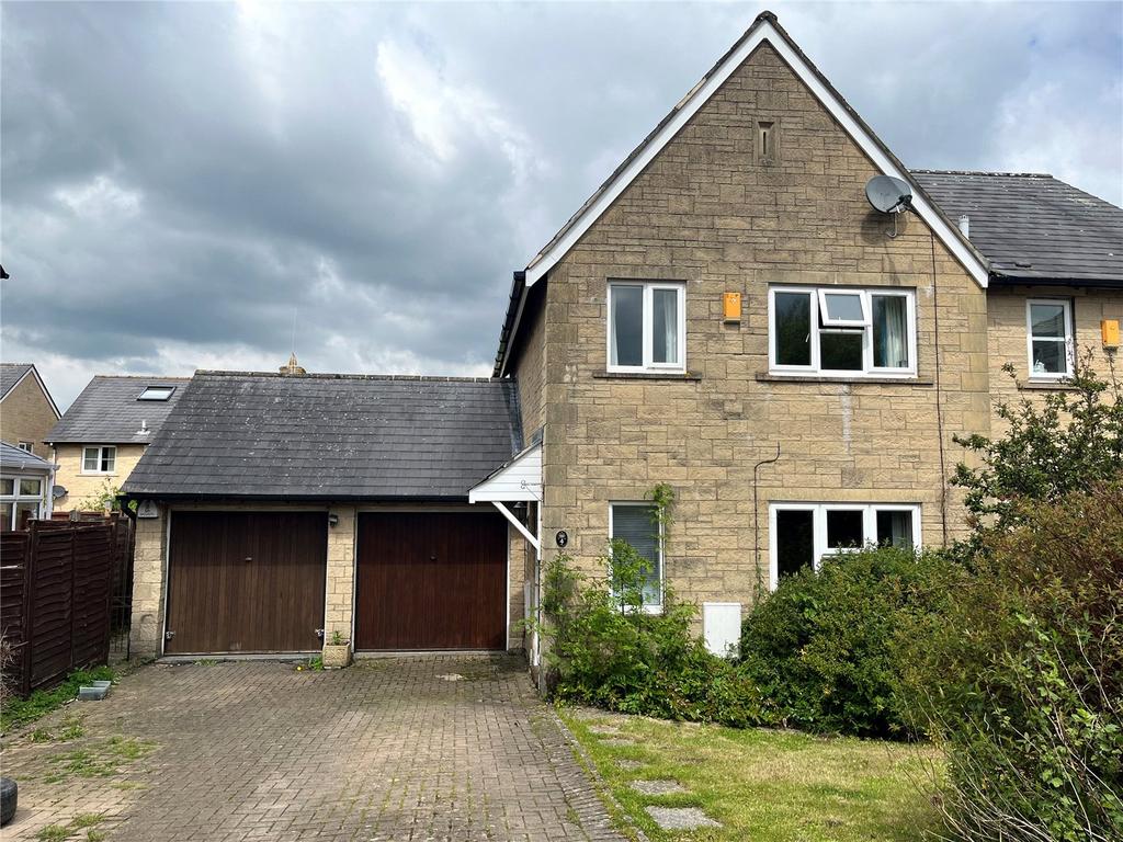Swallow Drive, Trowbridge 3 bed semidetached house £1,150 pcm (£265 pw)