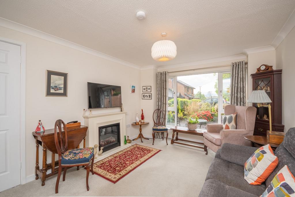Holmehill Court, Dunblane, FK15 2 bed retirement property £145,000