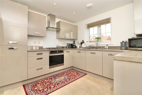 3 bedroom semi-detached house for sale - Redwald Crescent, Ipswich, Suffolk, IP3