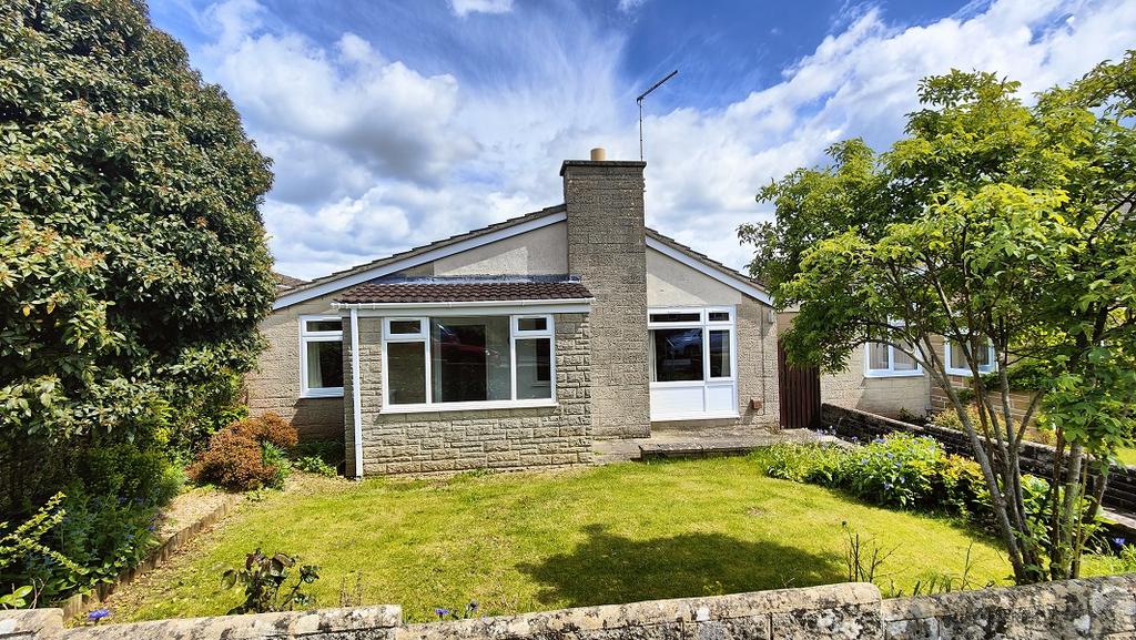 Cross Road, Bradford Abbas, Dorset, DT9 3 bed detached bungalow £350,000