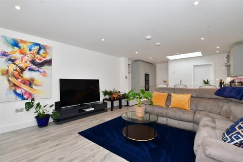 2 bedroom flat for sale, Church Street, Croydon, Surrey