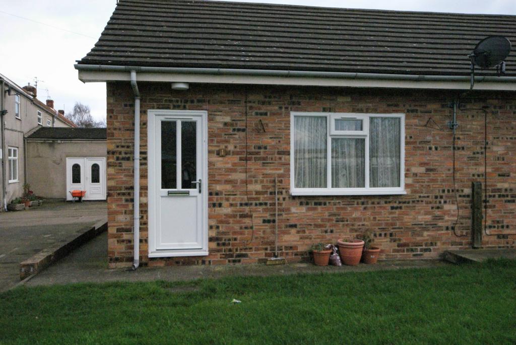 Normanby Road, Ormesby, Middlesbrough, North Yorkshire, TS7 1 bed semi