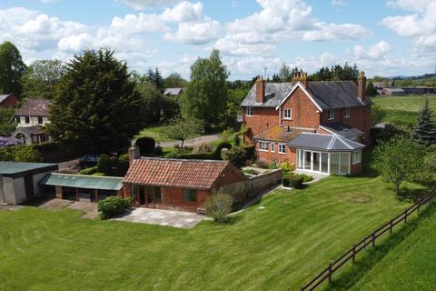5 bedroom detached house for sale, Tewkesbury Road, The Leigh, Gloucester, Gloucestershire, GL19