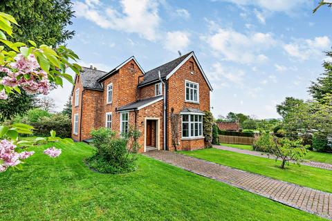 5 bedroom detached house for sale, Tewkesbury Road, The Leigh, Gloucester, Gloucestershire, GL19