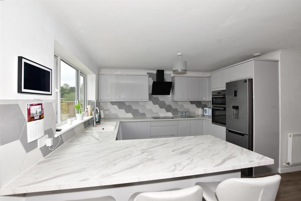 Lounge/ Kitchen