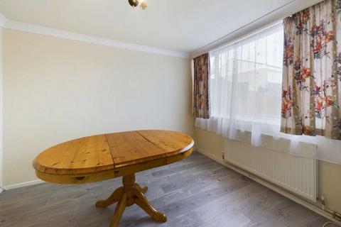 56 Aycliffe Drive, Hemel Hempstead, HP2 6DF