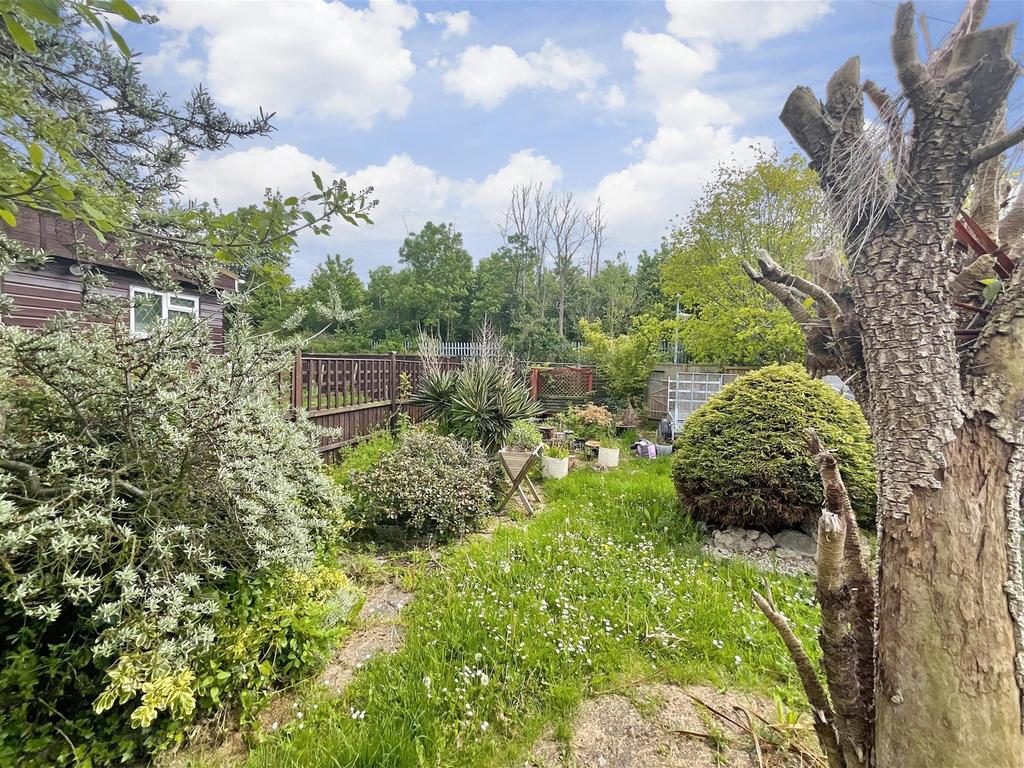 Lower Dunton Road, Brentwood, Essex 2 bed mobile home for sale £145,000