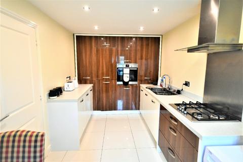 3 bedroom end of terrace house for sale - Cae Mawr, Wrexham, LL11