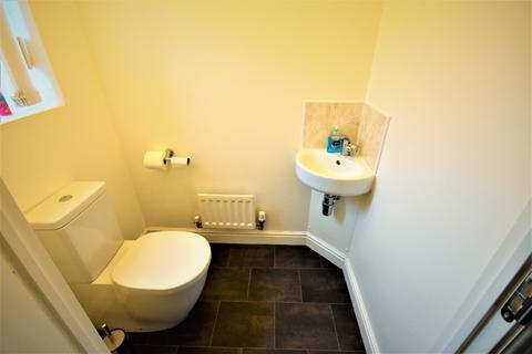 8 Cae Mawr, Wrexham, LL11 3DH