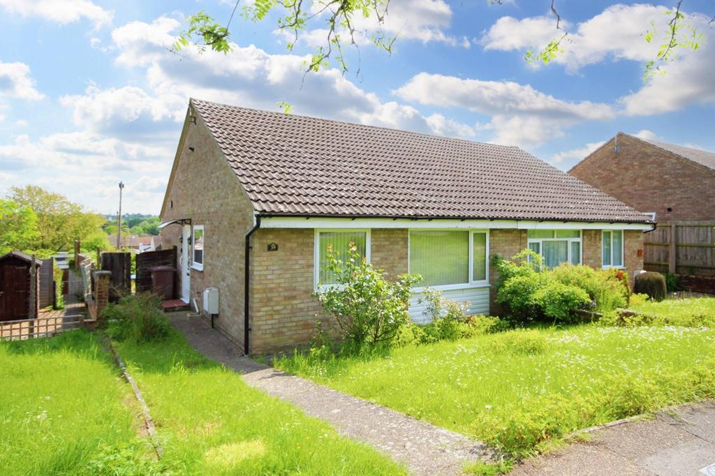 Kings Meadow, Kedington CB9 2 bed semidetached bungalow for sale £234,950