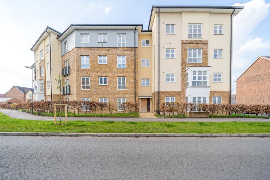 Aylesbury, Buckinghamshire, HP21 2 bed flat for sale £200,000