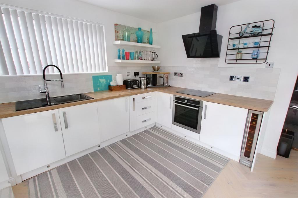 Open plan Kitchen/dining area