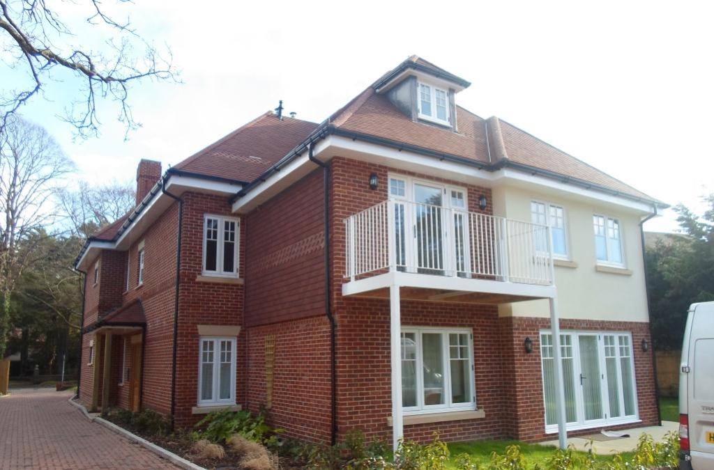 Glenferness Avenue, Bournemouth 2 bed ground floor flat to rent £