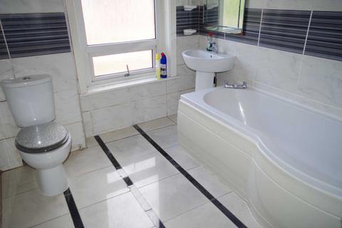 26 Calder Road, Bolton, BL3 3DG