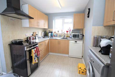 16 Astley Road, Clacton-on-sea, CO15 3EH