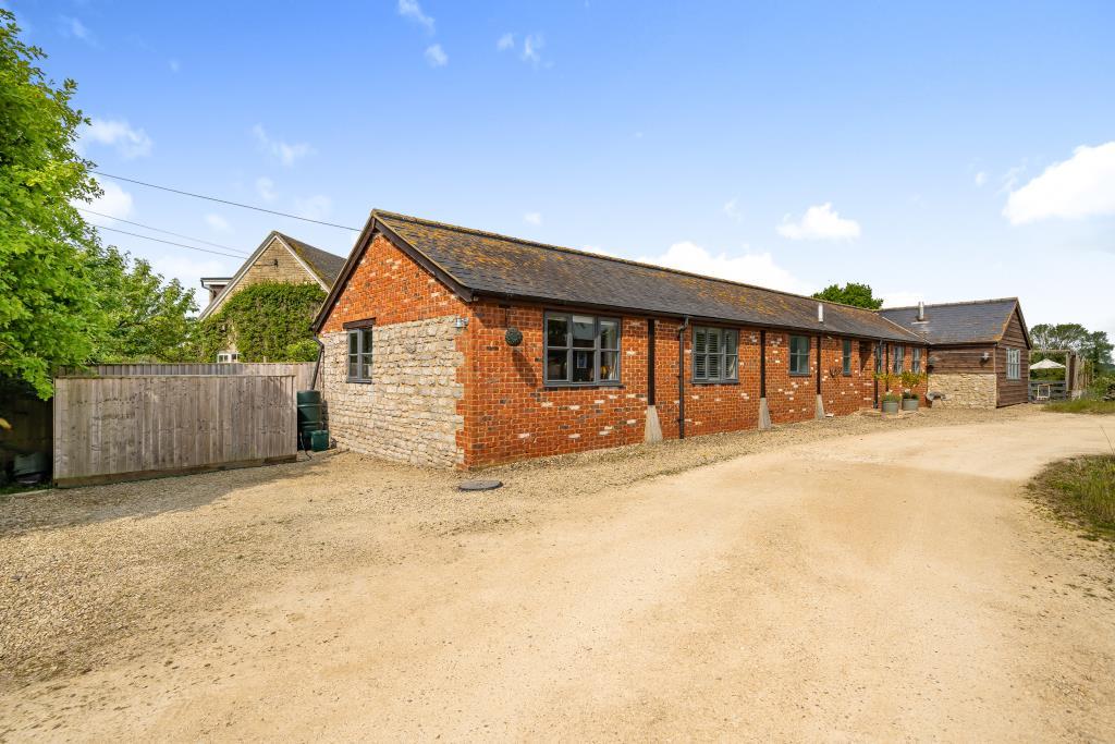 Marsh Gibbon, Buckinghamshire, OX27 3 bed barn conversion for sale £