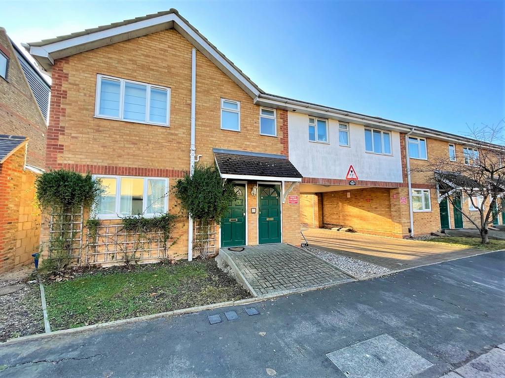 Alexandra Road, Romford 1 bed flat £1,100 pcm (£254 pw)