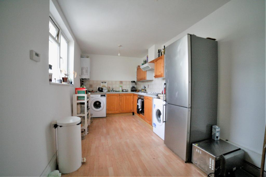 Lower Ashley Road, St. Agnes, Bristol, 2 bed property £1,300 pcm (£