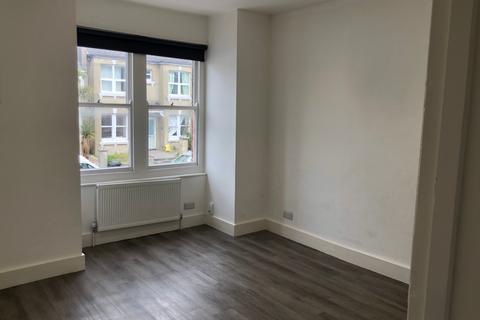 2 bedroom flat to rent, Sandown Road, Brighton