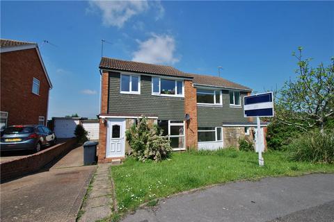 4 bedroom semi-detached house to rent, Oakfields, Worplesdon, GU3