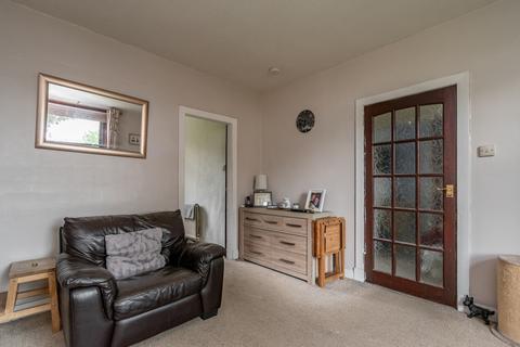 14 Carlops Crescent, Penicuik, EH26 0DN